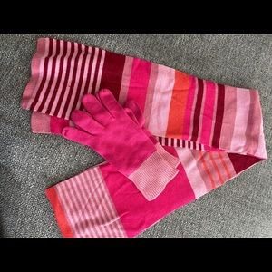 Express scarf and glove set